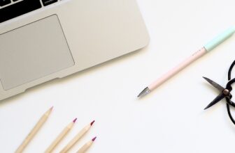 Clasificación de superficies mediante topología