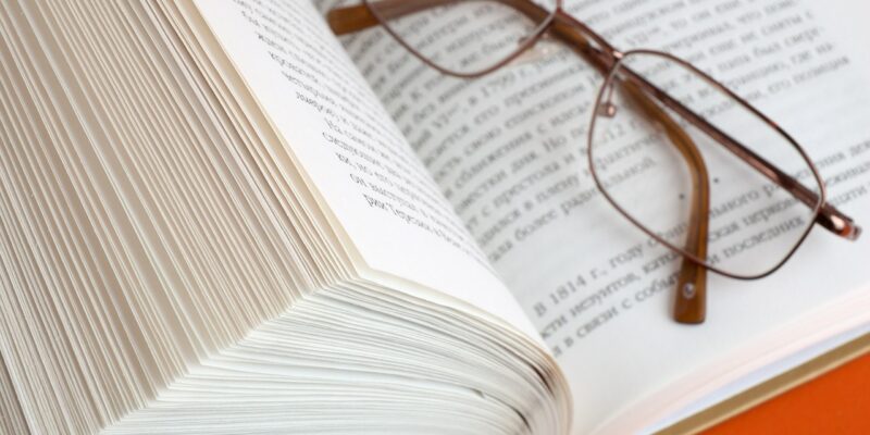 Álgebra abstracta: teoría de grupos y anillos